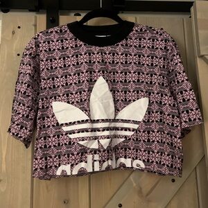 LIKE NEW Adidas Crop Logo Tee